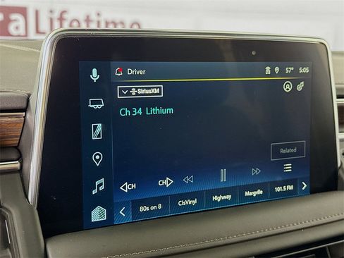 Used 2024 Chevrolet Suburban High Country w/ Advanced Technology Package image 6