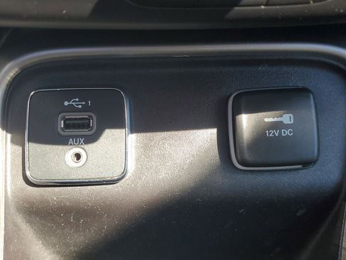 Used 2019 Jeep Compass Latitude image 27