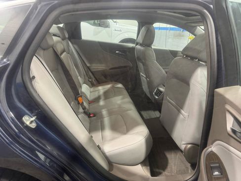 Used 2018 Chevrolet Malibu Premier w/ Premier Sun and Wheel Package FWD image 24