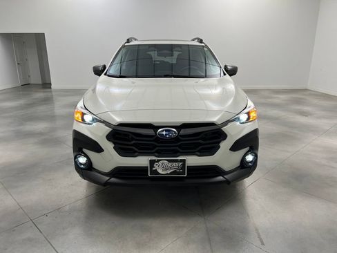 Used 2025 Subaru Crosstrek 2.0i Premium image 2