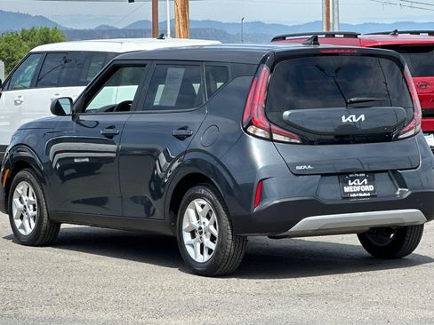 Used 2025 Kia Soul LX w/ LX Technology Package FWD image 7