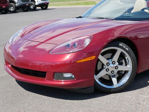 Used 2007 Chevrolet Corvette Convertible w/ Preferred Equipment Group RWD image 8