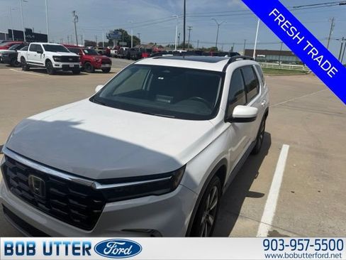Used 2023 Honda Pilot Touring image 1