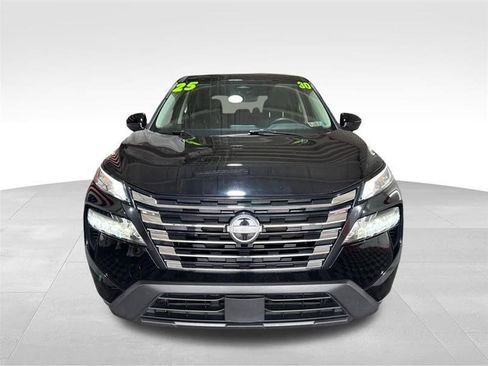 Used 2025 Nissan Rogue SV AWD/4WD image 2