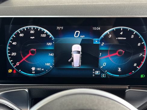Used 2021 Mercedes-Benz GLB 250 4MATIC image 35
