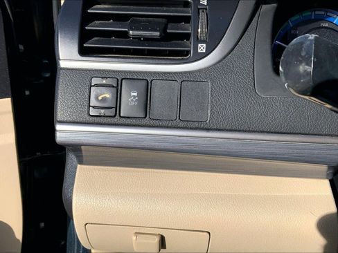 Used 2012 Toyota Camry LE image 29