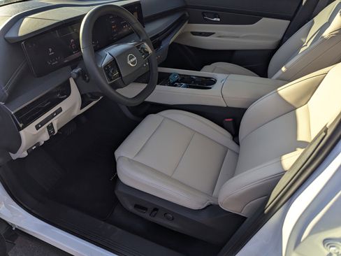 Used 2025 Nissan Murano SV image 9