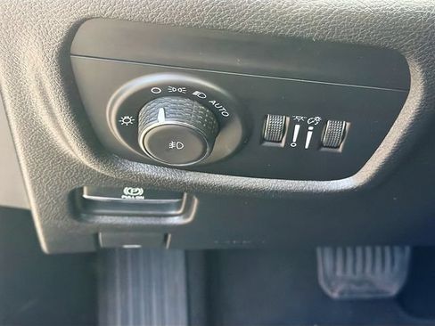 Used 2023 Jeep Grand Cherokee L Limited AWD/4WD image 37