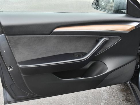 Used 2023 Tesla Model 3 Standard Range image 13