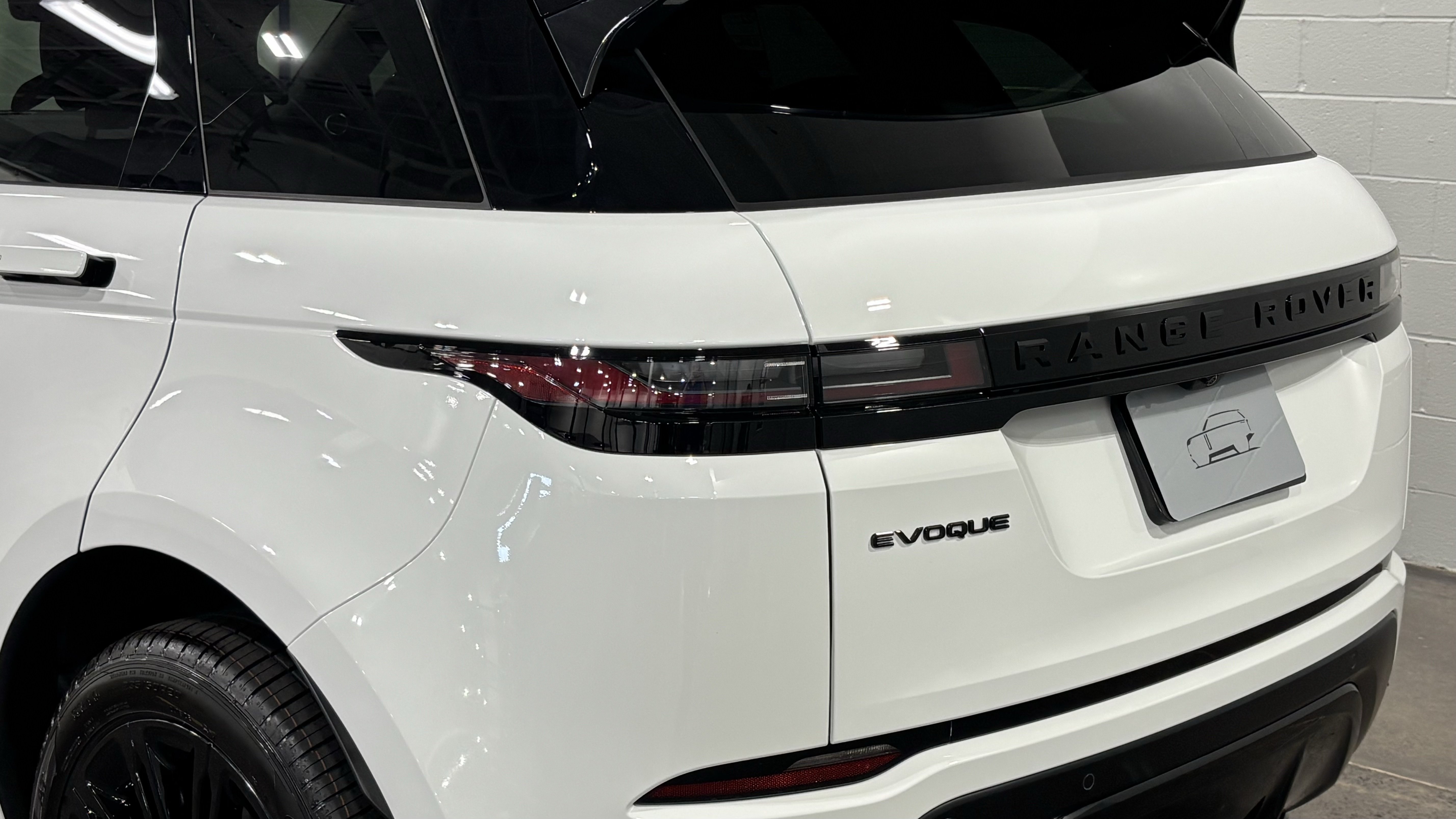 New 2026 Land Rover Range Rover Evoque S AWD/4WD image 16