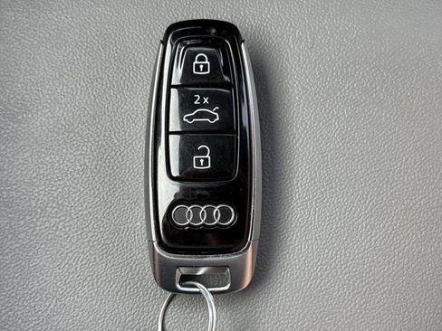 Used 2020 Audi Q7 3.0T Premium w/ Convenience Package AWD/4WD image 28