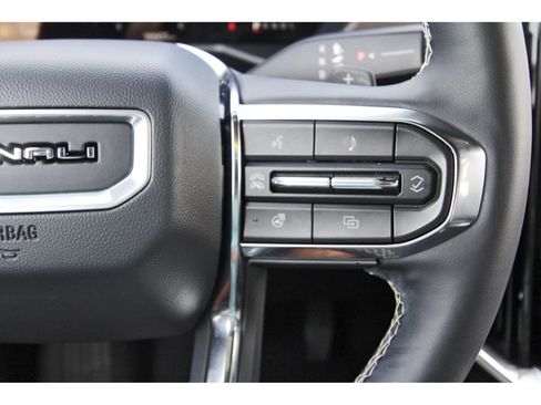 Used 2025 GMC Acadia Denali FWD image 20
