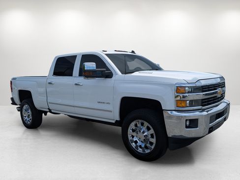Used 2016 Chevrolet Silverado 2500 LTZ w/ Duramax Plus Package AWD/4WD image 3