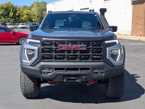 Used 2024 GMC Canyon AT4X w/ AT4X AEV Edition image 11