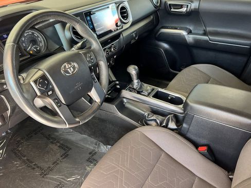 Certified 2018 Toyota Tacoma TRD Sport RWD image 11
