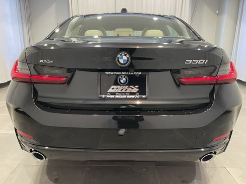 New 2026 BMW 330i xDrive Sedan w/ Premium Package AWD/4WD image 5