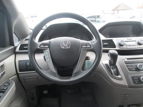 Used 2016 Honda Odyssey LX image 16