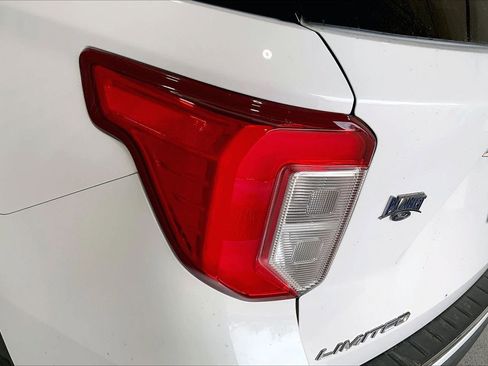 Used 2022 Ford Explorer Limited w/ Equipment Group 301A image 13