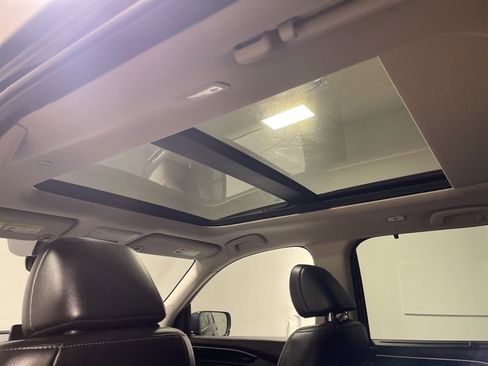 Used 2023 Honda Pilot Touring image 20