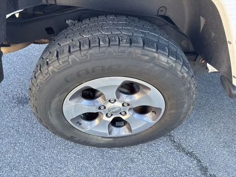 Used 2017 Jeep Wrangler Sport image 9