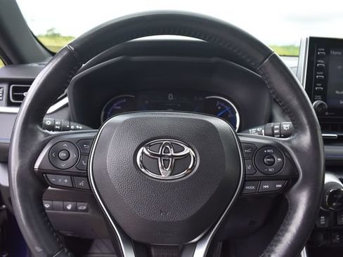 Used 2019 Toyota RAV4 XSE w/ XSE Weather Package AWD/4WD image 28