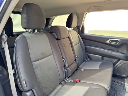 Used 2020 Nissan Pathfinder S FWD image 34