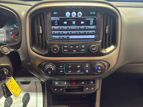 Used 2015 Chevrolet Colorado Z71 image 17