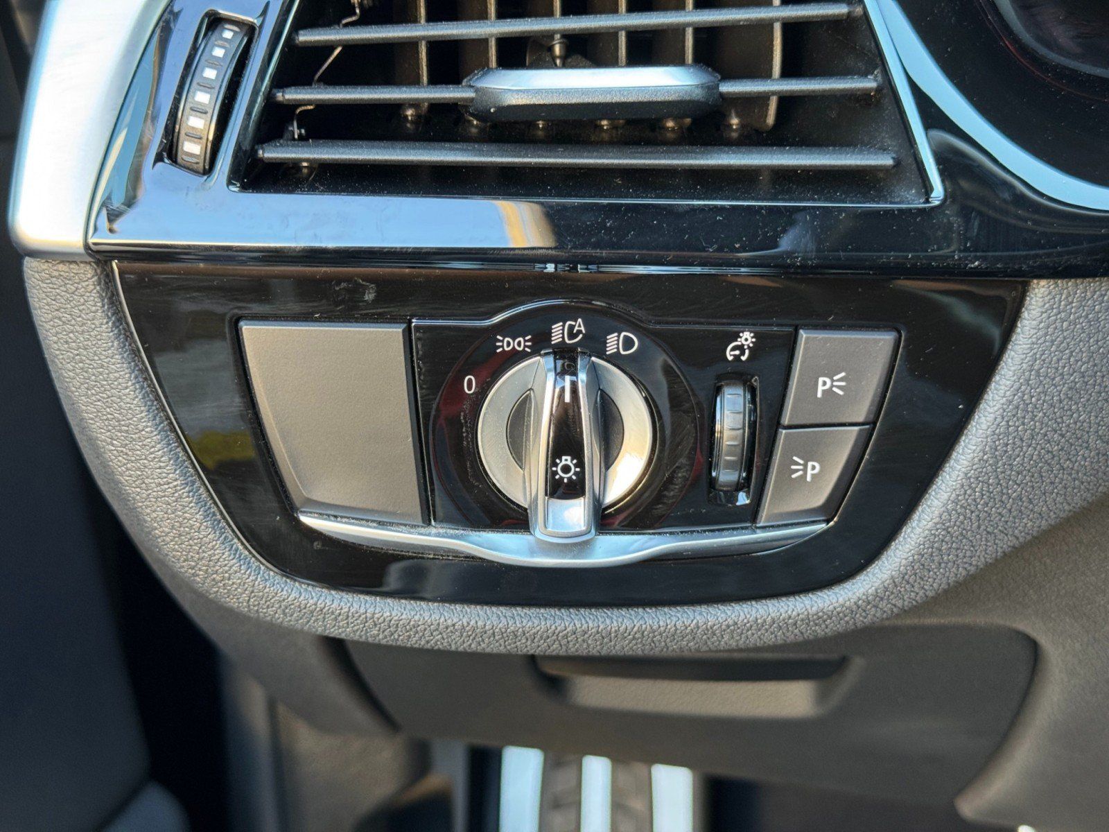 Used 2023 BMW 540i w/ M Sport Package RWD image 19