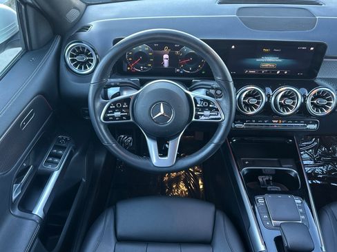Used 2022 Mercedes-Benz GLB 250 4MATIC image 13