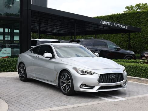 Used 2020 INFINITI Q60 3.0t Luxe w/ Cargo Package RWD image 2