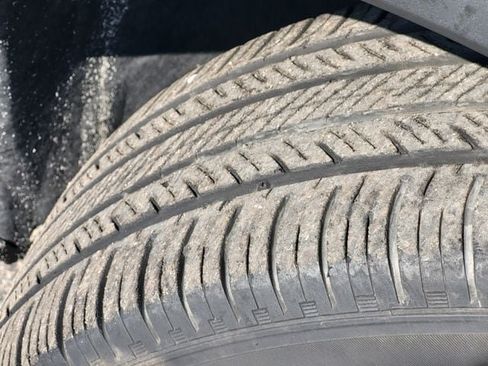 Used 2022 Ford Explorer XLT RWD image 4