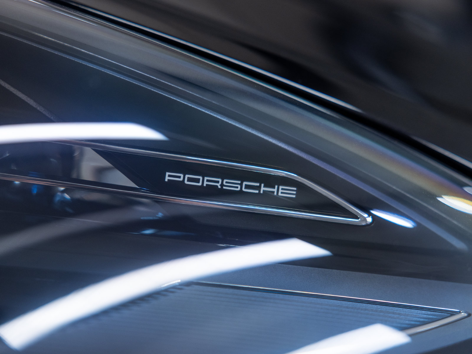 Certified 2023 Porsche Macan S AWD/4WD image 15
