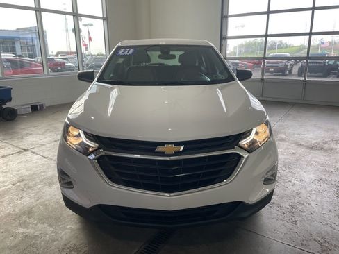 Used 2021 Chevrolet Equinox LS AWD/4WD image 2