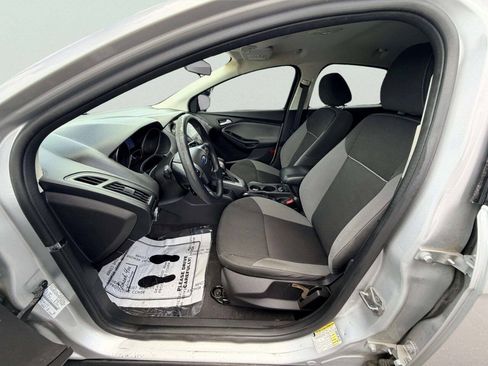 Used 2014 Ford Focus SE FWD image 16