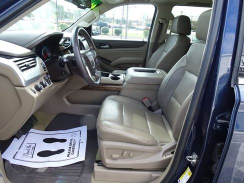 Used 2017 GMC Yukon XL SLT w/ Open Road Package image 10