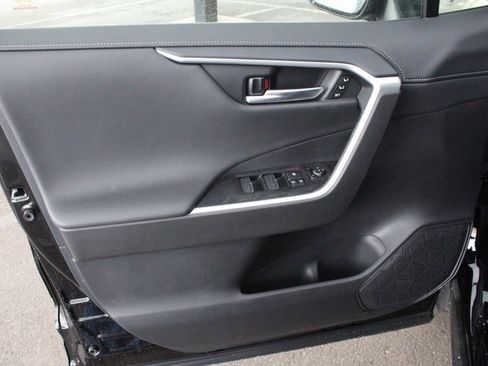 New 2025 Toyota RAV4 Limited image 21