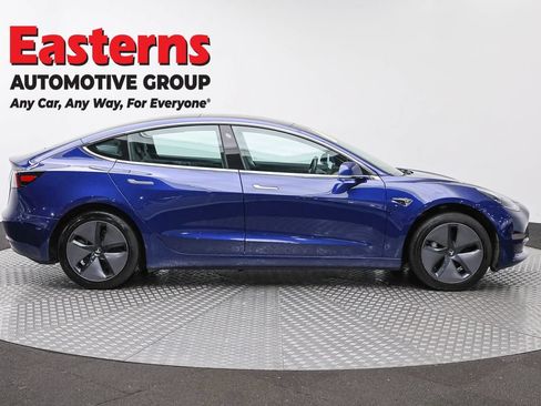 Used 2019 Tesla Model 3 Standard Range RWD image 4