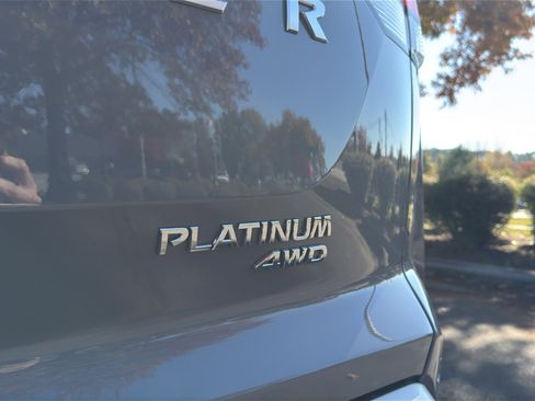 New 2025 Nissan Pathfinder Platinum image 15