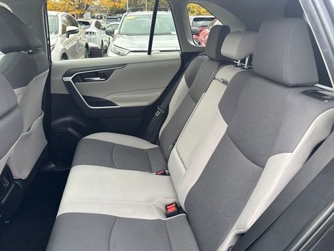 Used 2022 Toyota RAV4 XLE image 36
