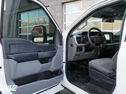 Used 2023 Ford F350 XLT image 17