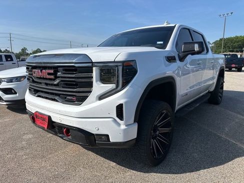 Used 2024 GMC Sierra 1500 AT4 w/ Technology Package AWD/4WD image 1
