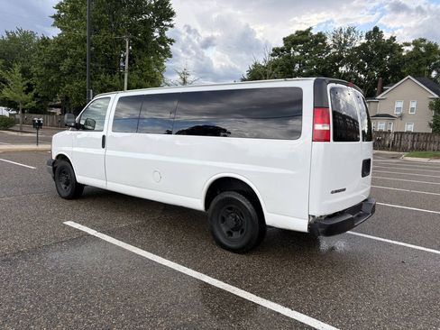 Used 2019 Chevrolet Express 3500 LT w/ LT Preferred Equipment Group RWD image 12