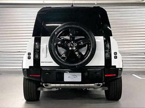 New 2026 Land Rover Defender 110 X-Dynamic SE AWD/4WD image 5