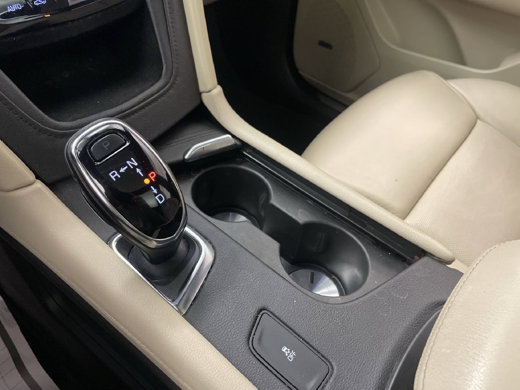 Used 2017 Cadillac XT5 Luxury w/ Driver Awareness Package FWD image 9