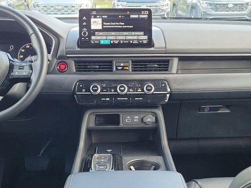 Used 2025 Honda Pilot EX-L image 4