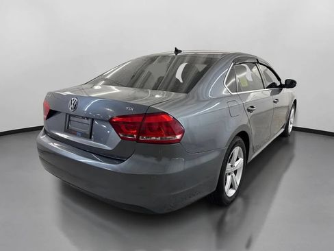 Used 2013 Volkswagen Passat TDI SE FWD image 10