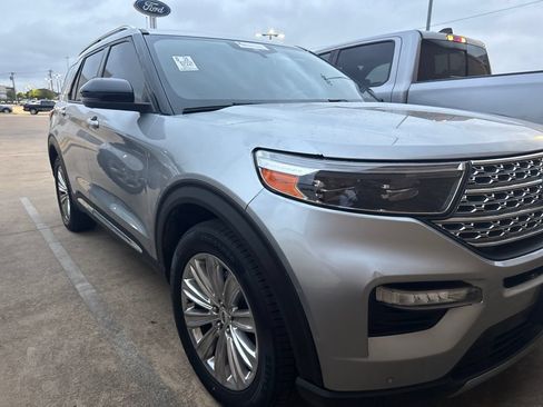 Used 2020 Ford Explorer Limited AWD/4WD image 3
