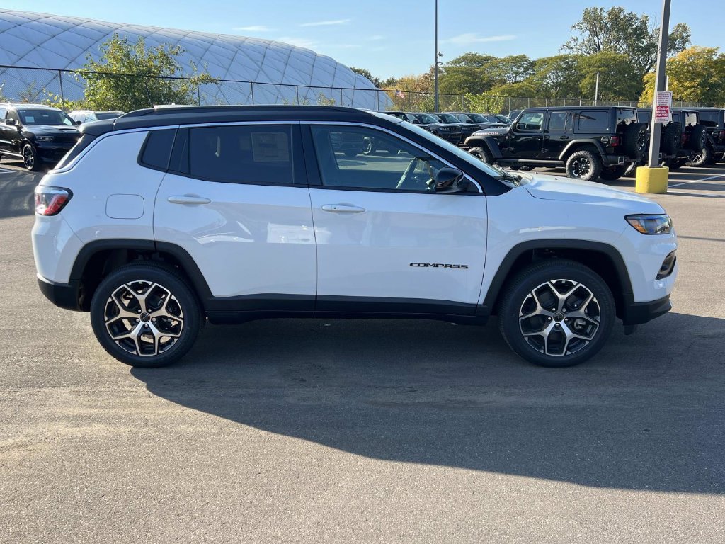 Used 2026 Jeep Compass Limited AWD/4WD image 7