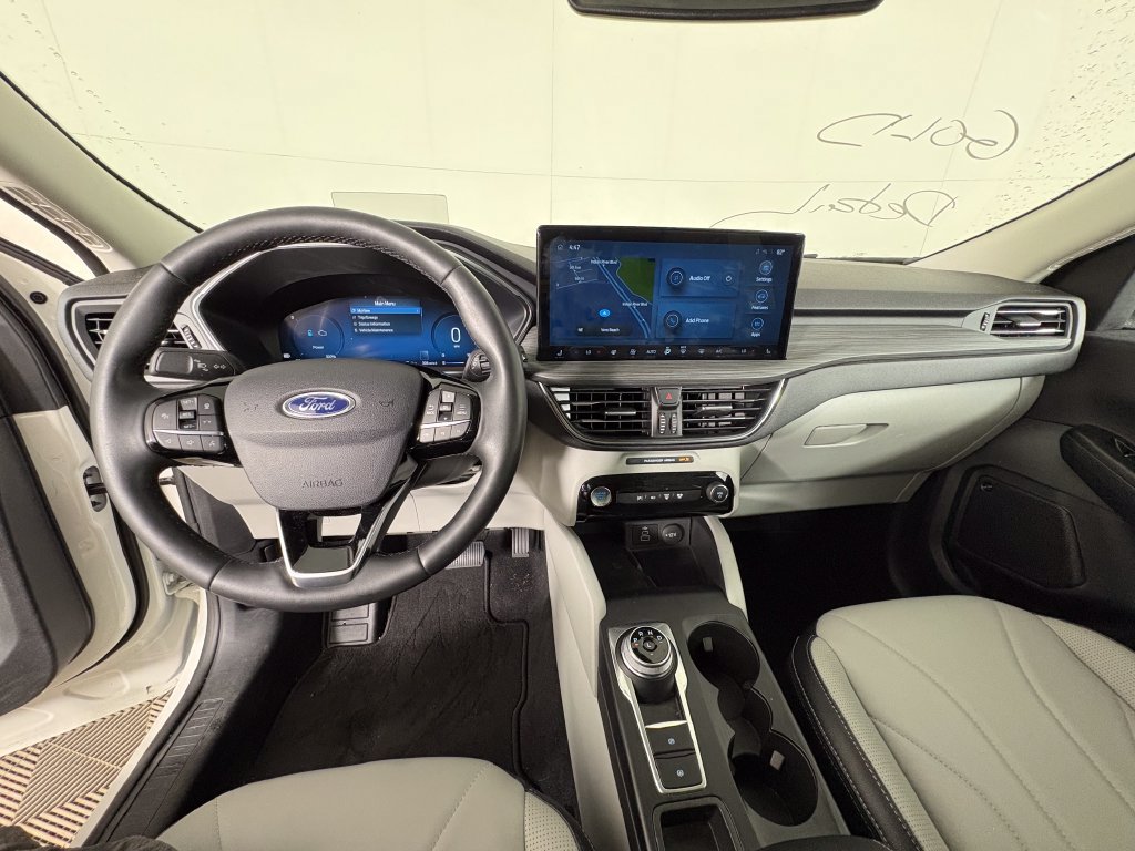 Certified 2025 Ford Escape SE w/ PHEV Premium Package FWD image 8