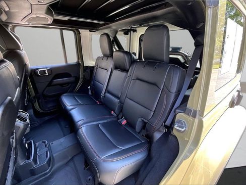 Used 2025 Jeep Wrangler Unlimited Rubicon w/ Safety Group AWD/4WD image 22